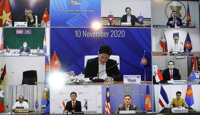 ASEAN sepakat menciptakan syarat yang kondusif bagi pertukaran perdagangan  bermacam jenis barang esensial - ảnh 1
