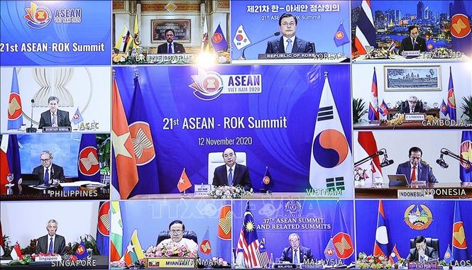KTT ke-21 ASEAN – Republik Korea: ASEAN menyambut baik penggelaran kebijakan  Republik Korea “mengarah ke Selatan” - ảnh 1