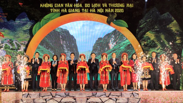 Ruang Budaya, Pariwisata, dan Perdagangan Ha Giang di Tengah Kota Ha Noi - ảnh 1
