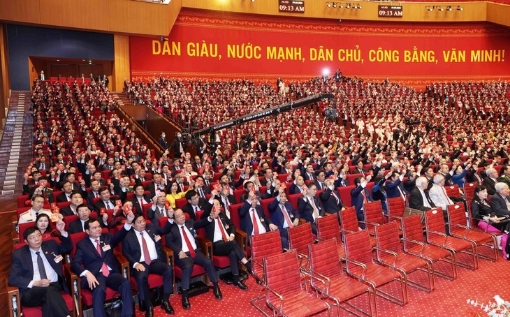 Sukses yang Dicapai Kongres Nasional  XIII PKV Menyemangati Seluruh Partai Komunis dan Seluruh Rakyat Memasuki Tahap Perkembangan Baru - ảnh 1