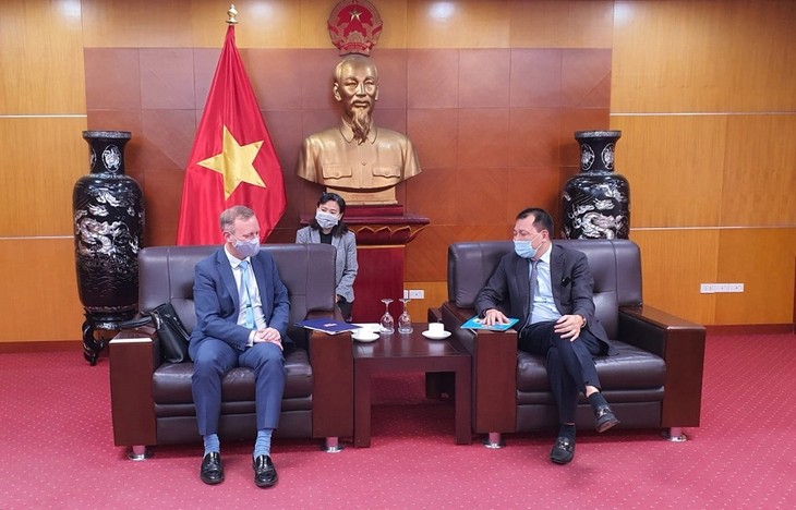Vietnam dan Kerajaan Inggris Membahas Kerja Sama  Perdagangan dan Energi - ảnh 1