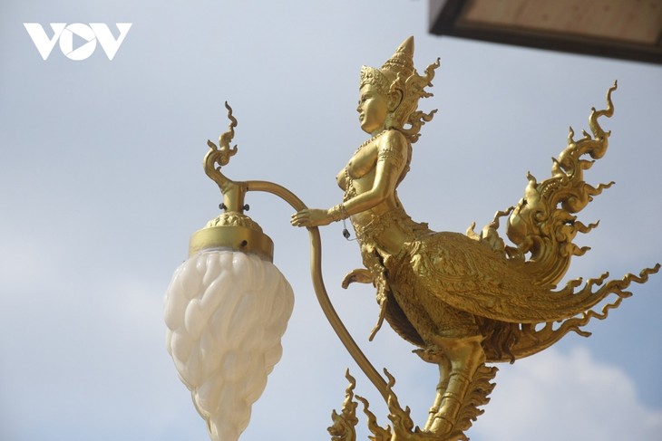 Biara Thailand di Negeri Islam Indonesia - Simbol Bagi Toleran dan Kehormonisan Agama - ảnh 13