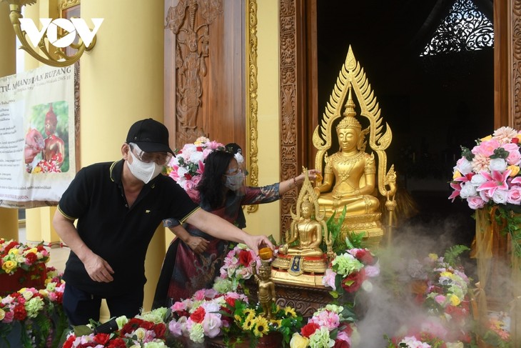 Biara Thailand di Negeri Islam Indonesia - Simbol Bagi Toleran dan Kehormonisan Agama - ảnh 5