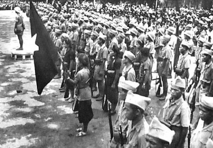 Peringatan HUT ke-76 Hari Revolusi Agustus (19/8/1945-19/8/2021: Ingatkan Hari-Hari Bulan Agustus yang Heroik  - ảnh 4