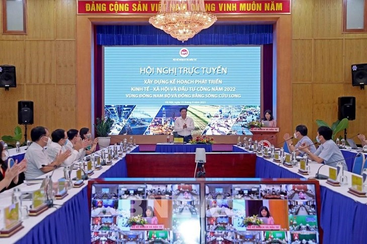 Solusi Pengembangan Sosial-Ekonomi dan Investasi Publik Tahun 2022 di Daerah Nam Bo Timur dan Daerah Dataran Rendah Sungai Mekong - ảnh 1