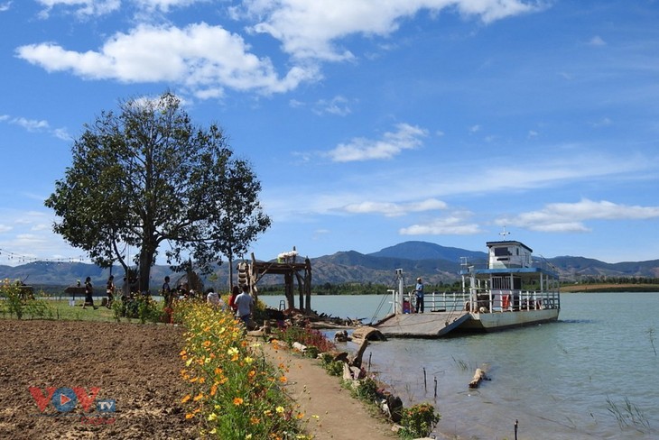 Desa Kon Trang Long Loi Kembangkan Wisata Komunitas - ảnh 1