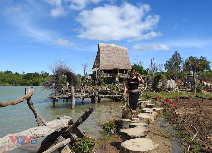 Desa Kon Trang Long Loi Kembangkan Wisata Komunitas - ảnh 2
