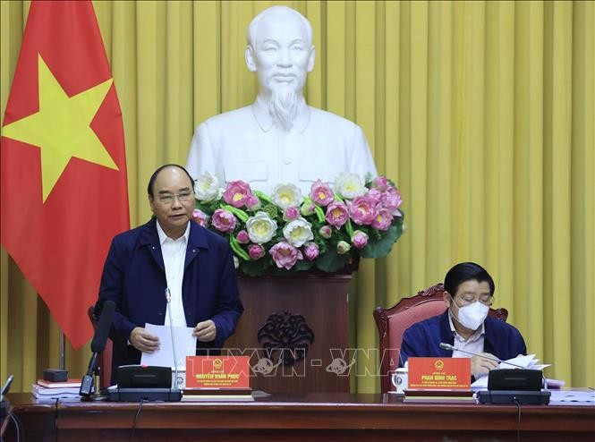 Presiden Nguyen Xuan Phuc Lakukan Temu Kerja dengan Para Ilmuwan Tentang Pembangunan Negara Hukum - ảnh 1