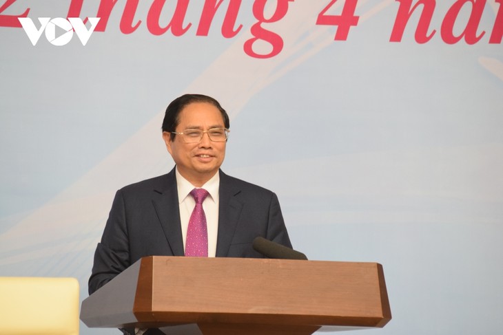 PM Pham Minh Chinh: Kembangkan Pasar Modal Secara Aman, Transparan dan Efektif - ảnh 1
