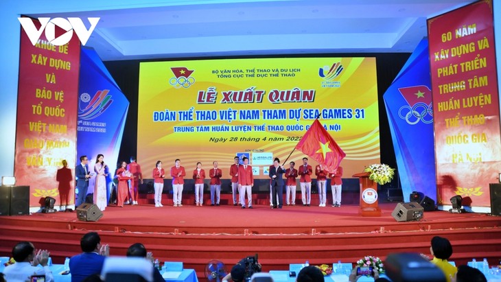 ​Upacara Pemberangkatan  Kontingen Olahraga Vietnam Untuk Hadir SEA Games 31 - ảnh 1