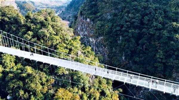 Menguak Tabir Jembatan Gantung Kaca Bach Long – Jembatan Dari Rekor-Rekor Internasional - ảnh 1
