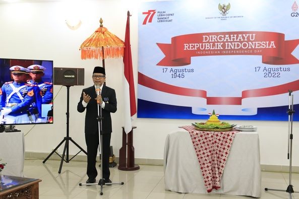 Upacara Pengibaran Bendera Peringati HUT ke-77 Hari Kemerdekaan Republik Indonesia - ảnh 2