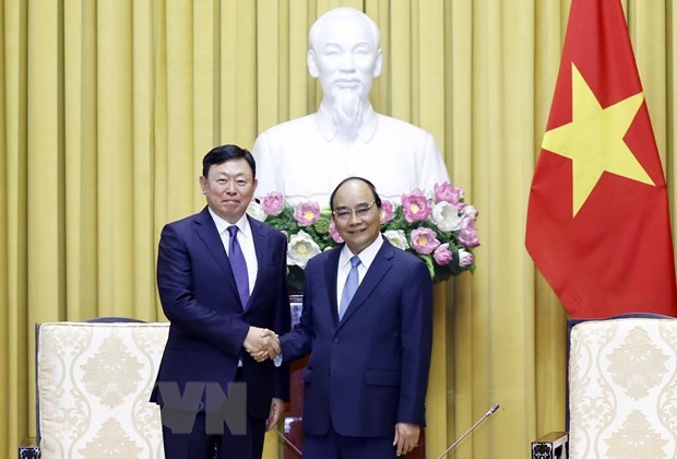 Presiden Vietnam Nguyen Xuan Phuc Terima Presiden Grup Lotte - ảnh 1