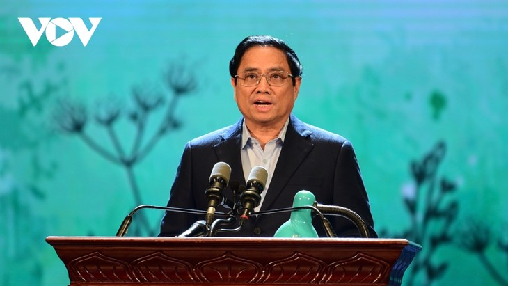 PM Pham Minh Chinh: Setiap Bantuan Menyemangati Gelongan Tak Mampu  Untuk Mengatasi Kesulitan - ảnh 1