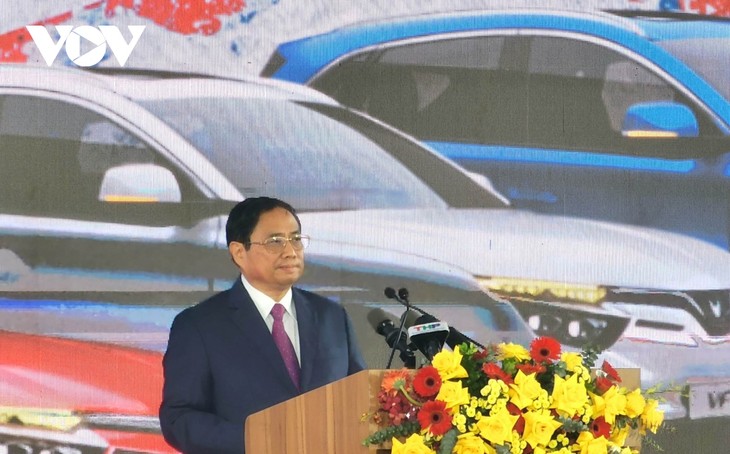 Vietnam untuk Pertama Kalinya Mengekspor Mobil Listrik Pintar ke Pasar Internasional - ảnh 1