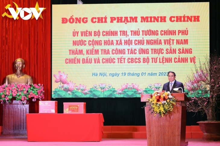PM Pham Minh Chinh Ucapkan Selamat Hari Raya Tet kepada Perwira dan Prajurit Markas Komando Pengawal - ảnh 1