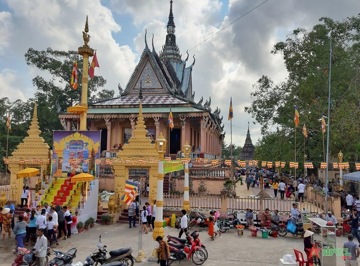 PM Kirim Surat Ucapan Selamat Kepada Warga Etnis Minoritas Khmer Sehubungan dengan Hari Raya Chol Chnam Thmay - ảnh 1