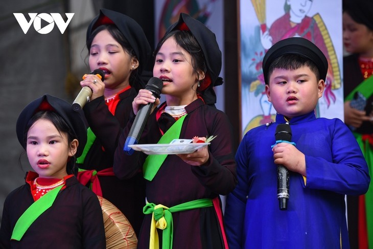 Mendekati Tempat Perbenihan Talenta Lagu-Lagu Rakyat Quan Ho di Bac Ninh - ảnh 10