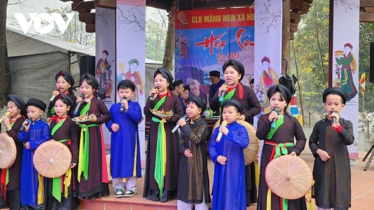 Mendekati Tempat Perbenihan Talenta Lagu-Lagu Rakyat Quan Ho di Bac Ninh - ảnh 11