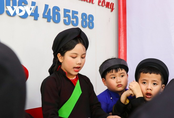 Mendekati Tempat Perbenihan Talenta Lagu-Lagu Rakyat Quan Ho di Bac Ninh - ảnh 9