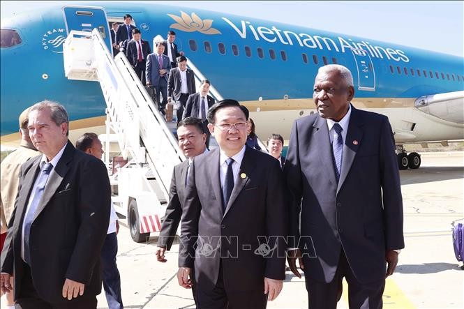 Media Argentia Menonjolkan Makna Kunjungan Ketua MN Vietnam, Vuong Dinh Hue di Tiga Negara Latin - ảnh 1