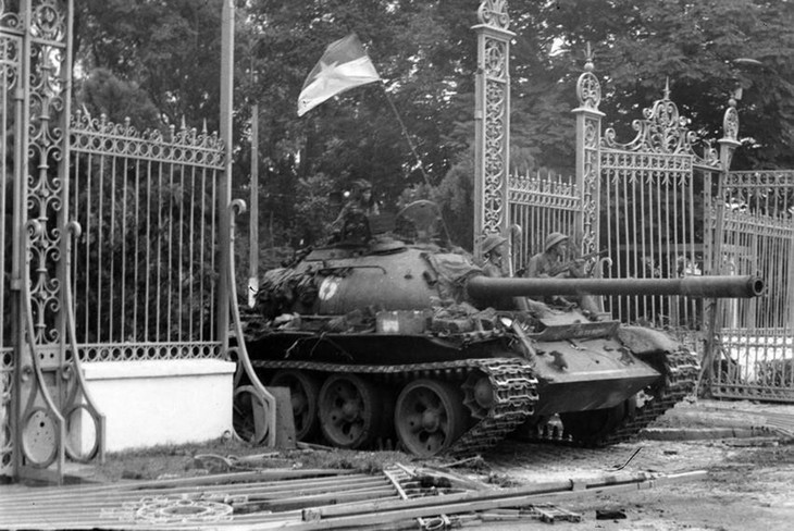 Kota Ho Chi Minh Berkembang Kuat Setelah 48 Tahun Pembebasan Vietnam Selatan - ảnh 1