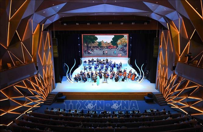 Teater Ho Guom Merupakan Satu Institusi Budaya Memenuhi Kebutuhan Penikmatan Rakyat - ảnh 1