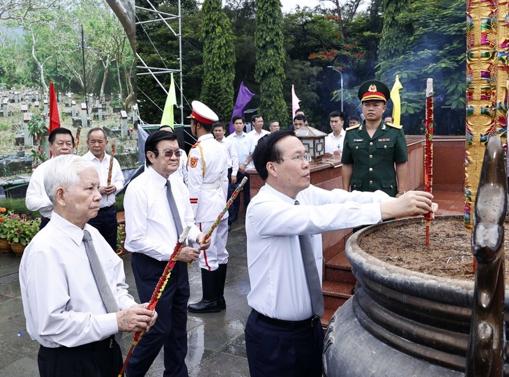 Presiden Vietnam, Vo Van Thuong Menghadiri Kegiatan-Kegiatan Peringatan HUT ke-76 Hari Prajurit Disabilitas dan Martir di Pulau Con Dao  - ảnh 1
