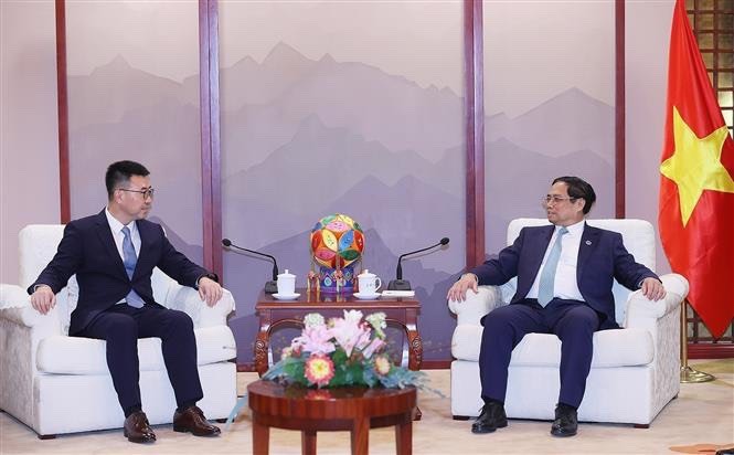 PM Vietnam, Pham Minh Chinh Terima Pimpinan Berbagai Grup Teknologi, Energi, dan Pengembangan Infrastruktur Tiongkok - ảnh 1