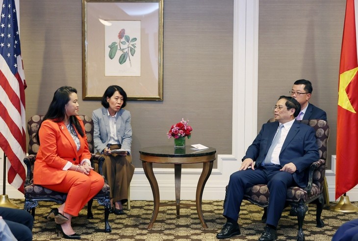 PM Vietnam, Pham Minh Chinh Melakukan Kunjungan Kerja dengan Beberapa Grup Teknologi AS di Lembah Silicon  - ảnh 2