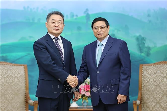 PM Vietnam, Pham Minh Chinh Terima Wakil Presiden, Direktor Jenderal Global dari Korporasi Teknologi Amkor - ảnh 1