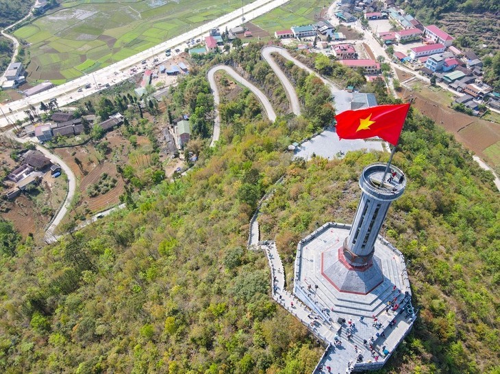 Keindahan Daerah Dataran Tinggi Batu Dong Van, Provinsi Ha Giang - ảnh 4