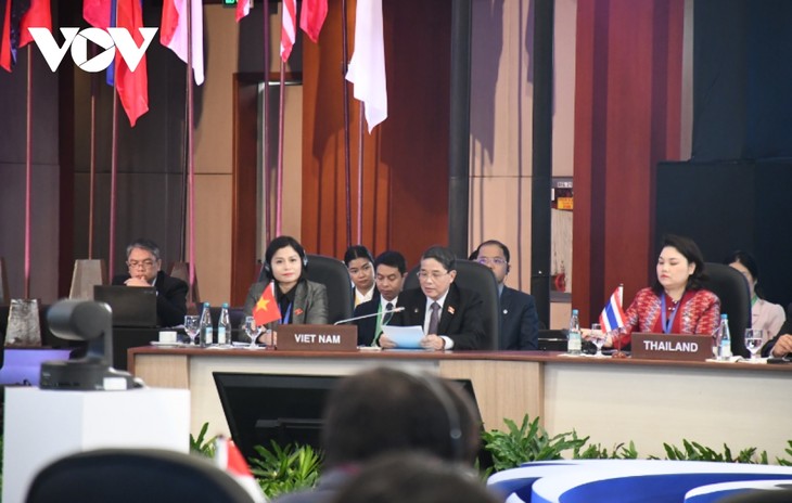 Wakil Ketua MN Vietnam, Nguyen Duc Hai Lakukan Banyak Kegiatan Bilateral yang Penting di APPF 31 - ảnh 1