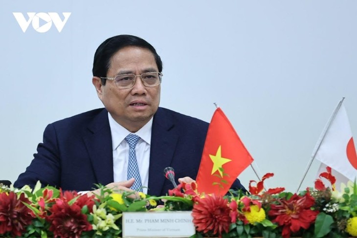 Simposium antara PM Vietnam, Pham Minh Chinh dengan Gubernur dan Badan Usaha Tipikal Provinsi Gunma - ảnh 1
