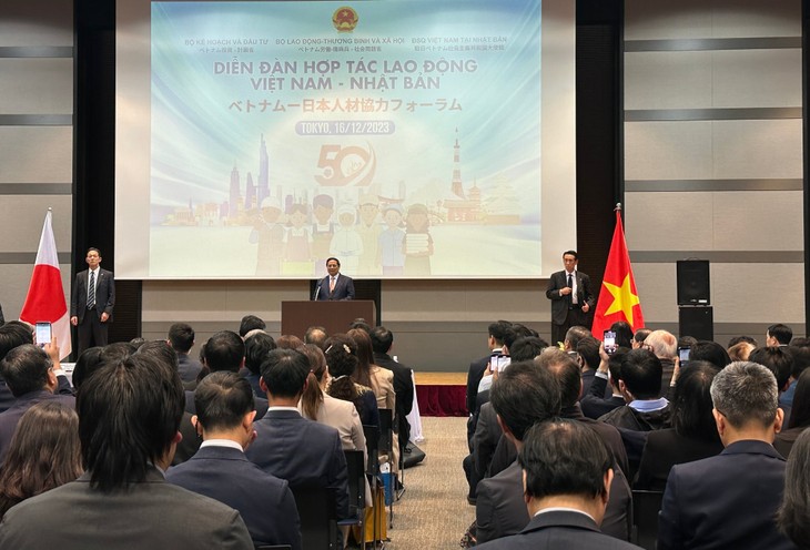 PM Vietnam, Pham Minh Chinh Hadiri Forum Kerja Sama Ketenagakerjaan Vietnam-Jepang - ảnh 1