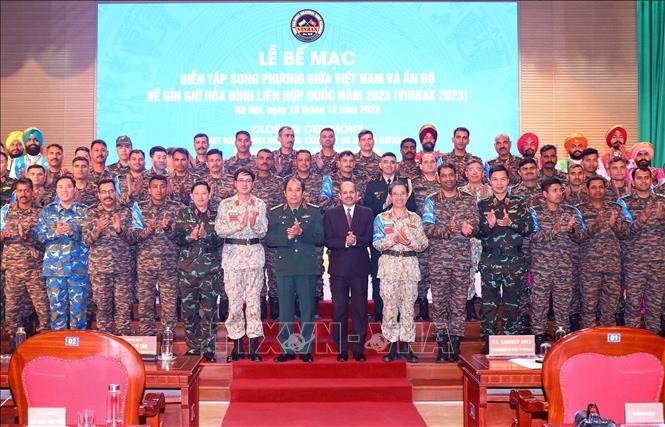 Penutupan Latihan Bilateral antara Vietnam dan India tentang Pemeliharaan Perdamaian PBB - ảnh 1