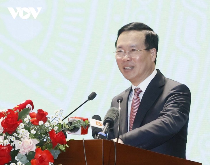 Presiden Vietnam, Vo Van Thuong Hadiri Konferensi Penggelaran Tugas tahun 2024 dari Mahkamah Agung Rakyat - ảnh 1