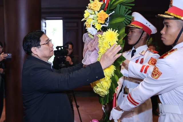 PM Vietnam, Pham Minh Chinh Hadiri Upacara Peresmian 4 Proyek Lalu Lintas Titik Berat dari Instansi Perhubungan dan Transportasi - ảnh 2