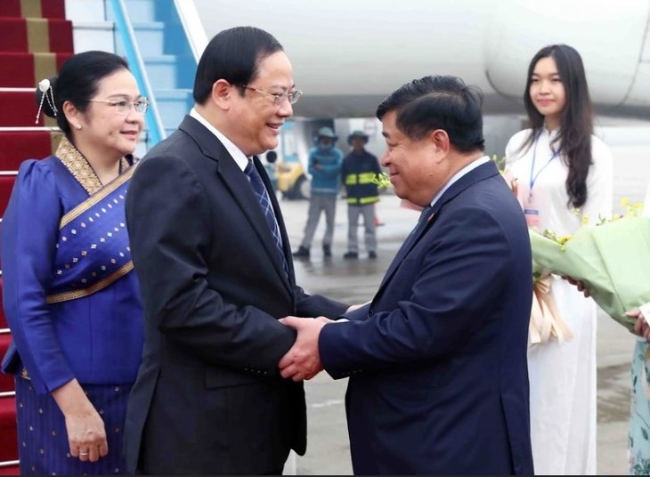 PM Pemerintah Laos, Sonexay Siphandone Lakukan Kunjungan Resmi di Vietnam - ảnh 1