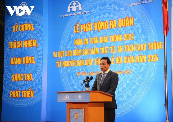 Deputi PM Tran Luu Quang Canangkan Pemberangkatan Tahun Keselamatan Lalu Lintas 2024 - ảnh 1