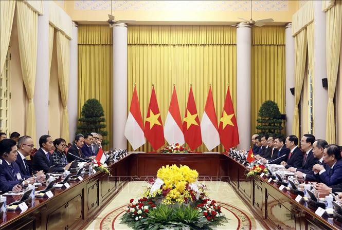 Presiden Vietnam, Vo Van Thuong dan Presiden Indonesia, Joko Widodo Sepakat Meningkatkan Hubungan ke Level Baru - ảnh 1