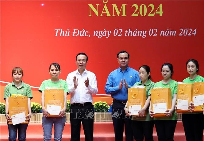 Presiden Vietnam Vo Van Thuong Hadiri “Hari Raya Tet Reuni – Musim Semi Balas Budi di Kota Thu Duc - ảnh 1