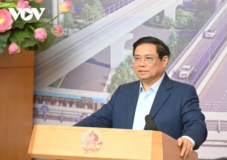 PM Vietnam Pham Minh Chinh: Tahun 2024 Merupakan Tahun untuk Mempercepat Penggelaran Proyek-Proyek Perhubungan - ảnh 1