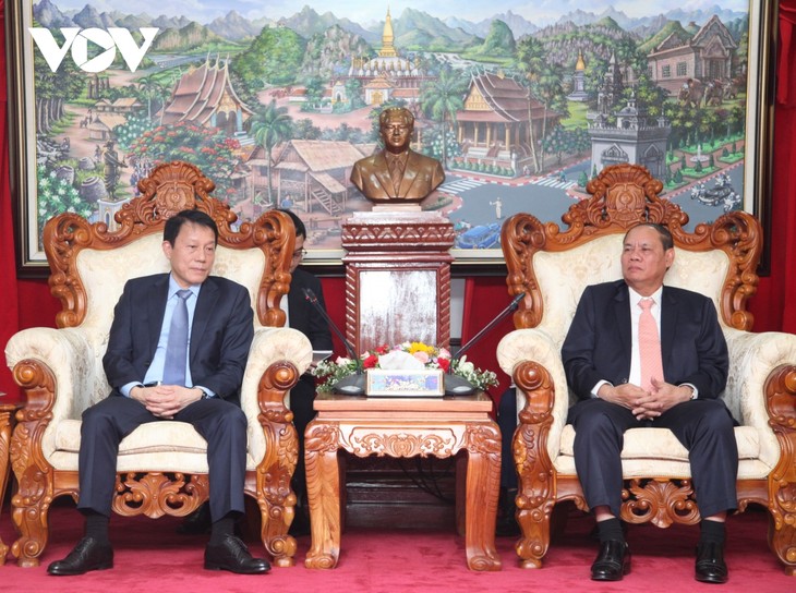 Vietnam Membantu Laos Menjamin Keamanan bagi Tahun Keketuaan ASEAN 2024 - ảnh 2