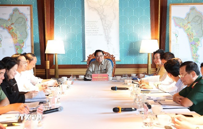 PM Vietnam, Pham Minh Chinh Survei dan Bimbing Penanganan Semua Persoalan Darurat di Phu Quoc - ảnh 2