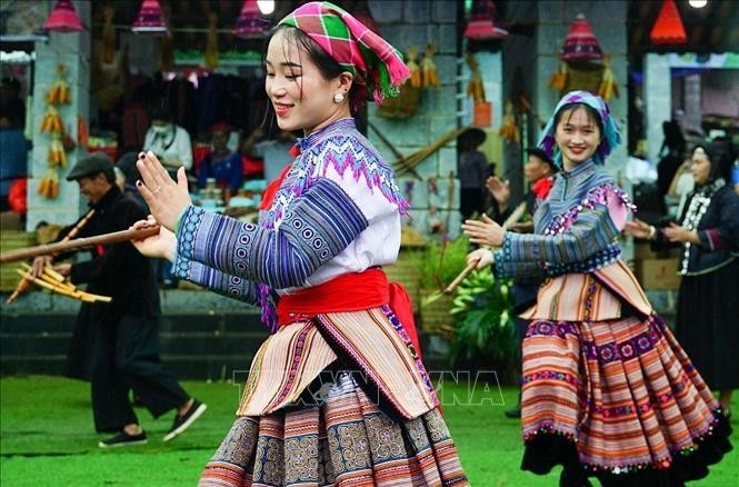“Corak  Budaya Etnis-Etnis Vietnam” yang Bergelora pada Bulan April    - ảnh 1