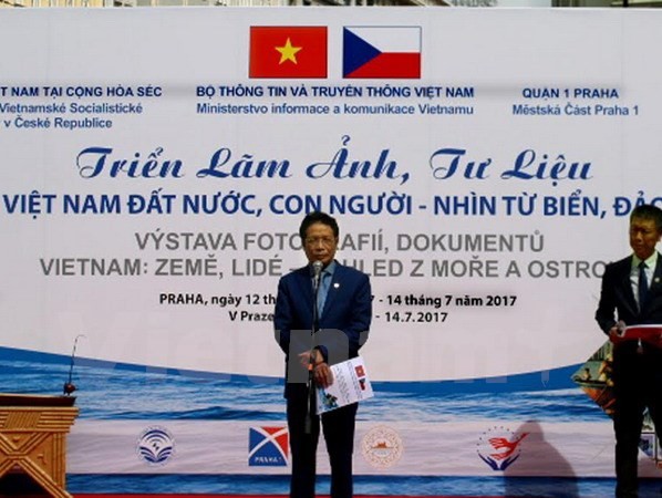 Une exposition sur la souveraineté maritime vietnamienne en République tchèque - ảnh 1