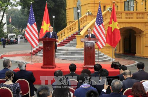 Tran Dai Quang et Donald Trump donnent une conférence de presse conjointe - ảnh 2