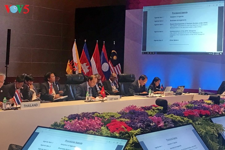 Réunion ministérielle préparatoire au 31ème sommet de l’ASEAN - ảnh 1