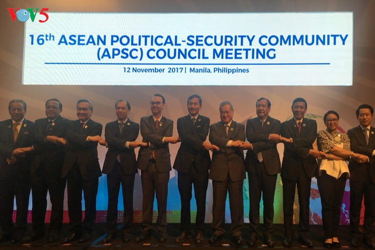 Réunion ministérielle préparatoire au 31ème sommet de l’ASEAN - ảnh 2
